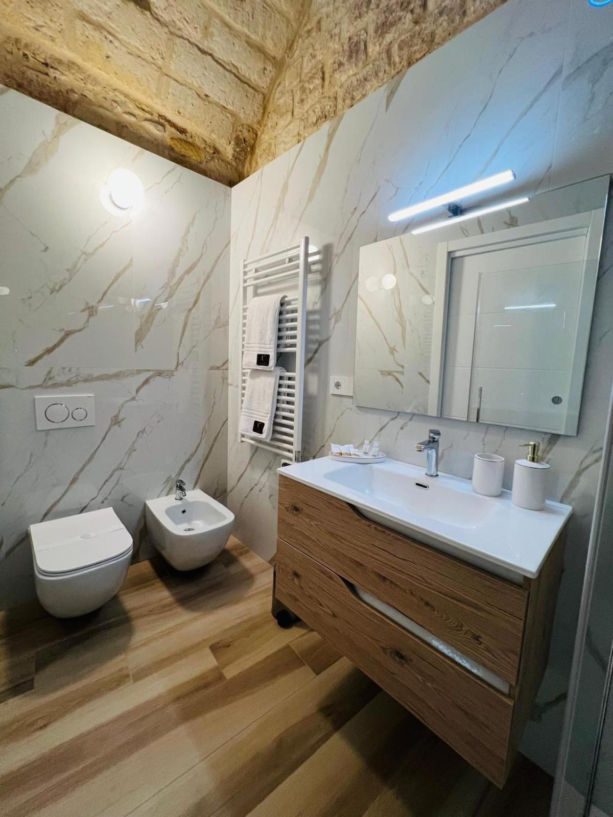 Carola Luxury Bari